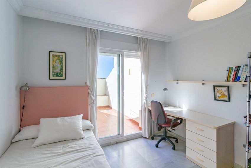 R5127019-Apartment-For-Sale-The-Golden-Mile-Penthouse-Duplex-4-Beds-185-Built-8