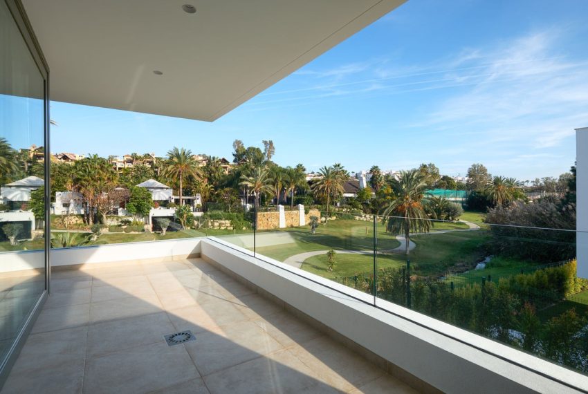 R5134288-Villa-For-Sale-Estepona-Detached-6-Beds-306-Built-1