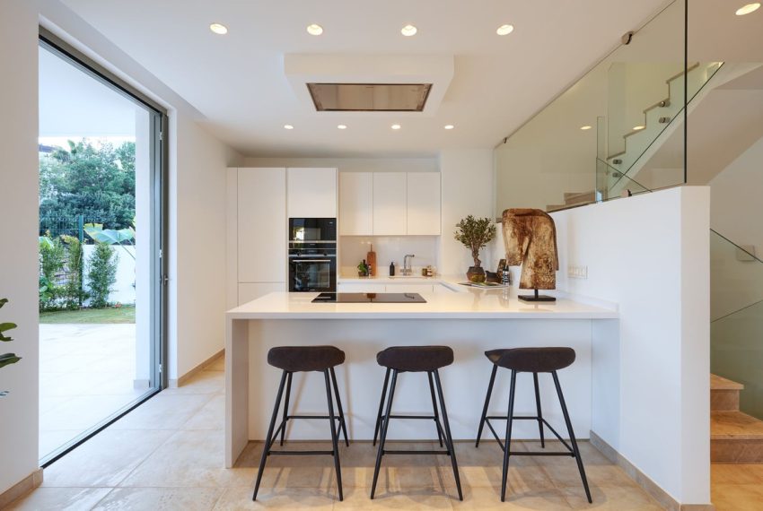 R5134288-Villa-For-Sale-Estepona-Detached-6-Beds-306-Built-2