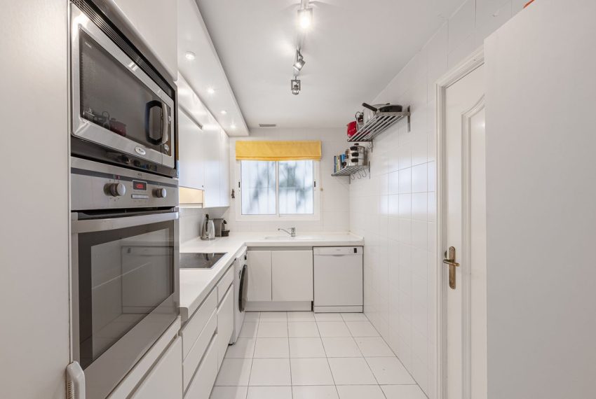 R5134717-Apartment-For-Sale-The-Golden-Mile-Middle-Floor-2-Beds-100-Built-14