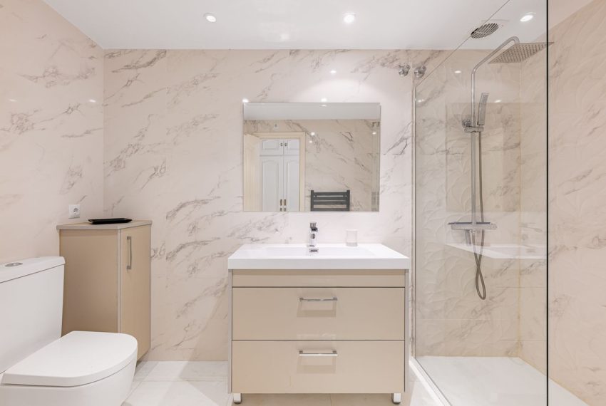 R5134717-Apartment-For-Sale-The-Golden-Mile-Middle-Floor-2-Beds-100-Built-3