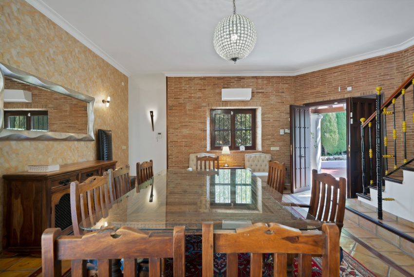 R5135599-Villa-For-Sale-Estepona-Detached-4-Beds-580-Built-7