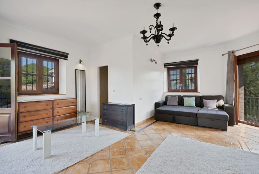 R5135599-Villa-For-Sale-Estepona-Detached-4-Beds-580-Built-9