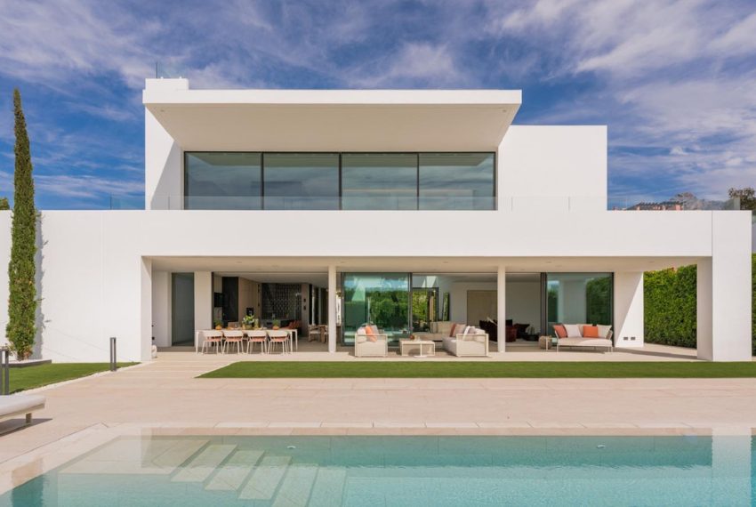 R5135956-Villa-For-Sale-The-Golden-Mile-Detached-5-Beds-1318-Built-1