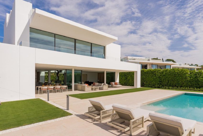 R5135956-Villa-For-Sale-The-Golden-Mile-Detached-5-Beds-1318-Built-2