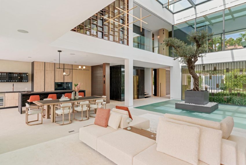 R5135956-Villa-For-Sale-The-Golden-Mile-Detached-5-Beds-1318-Built-8