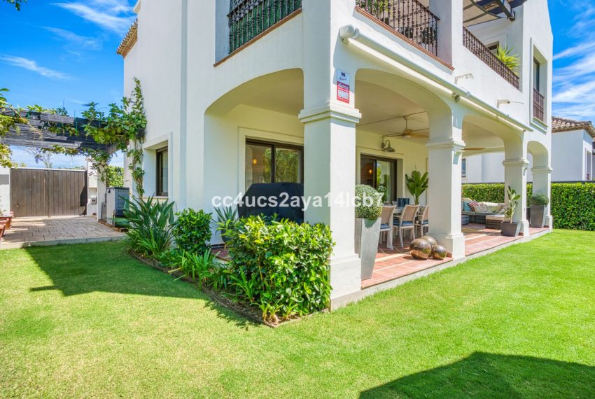 R5137927-Villa-For-Sale-Estepona-Detached-3-Beds-170-Built-1