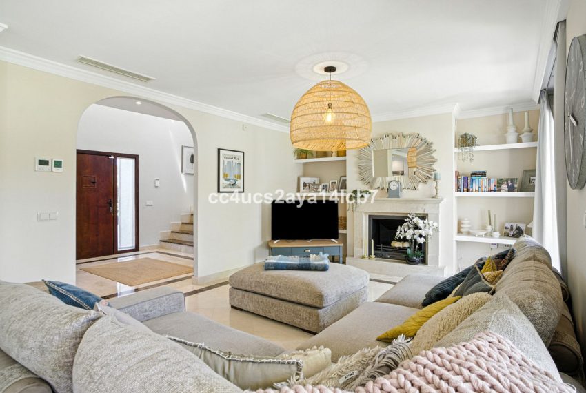 R5137927-Villa-For-Sale-Estepona-Detached-3-Beds-170-Built-12