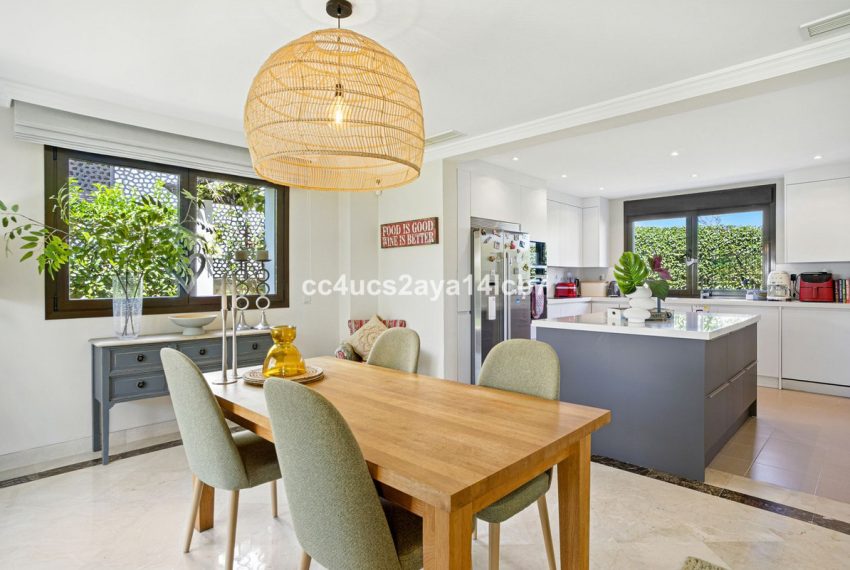 R5137927-Villa-For-Sale-Estepona-Detached-3-Beds-170-Built-14