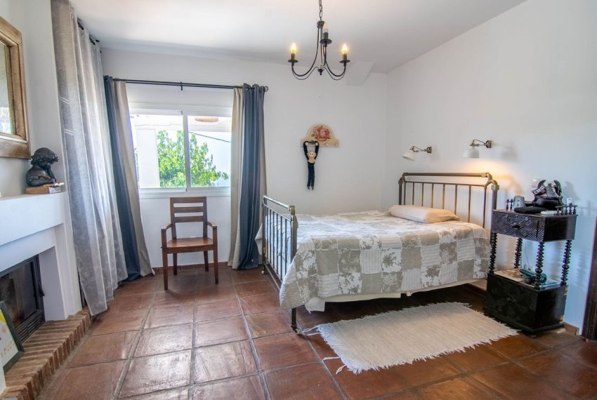 R5140630-Villa-For-Sale-Estepona-Detached-4-Beds-340-Built-10