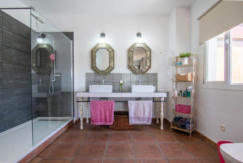 R5140630-Villa-For-Sale-Estepona-Detached-4-Beds-340-Built-14