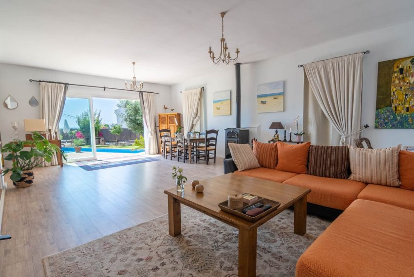 R5140630-Villa-For-Sale-Estepona-Detached-4-Beds-340-Built-3