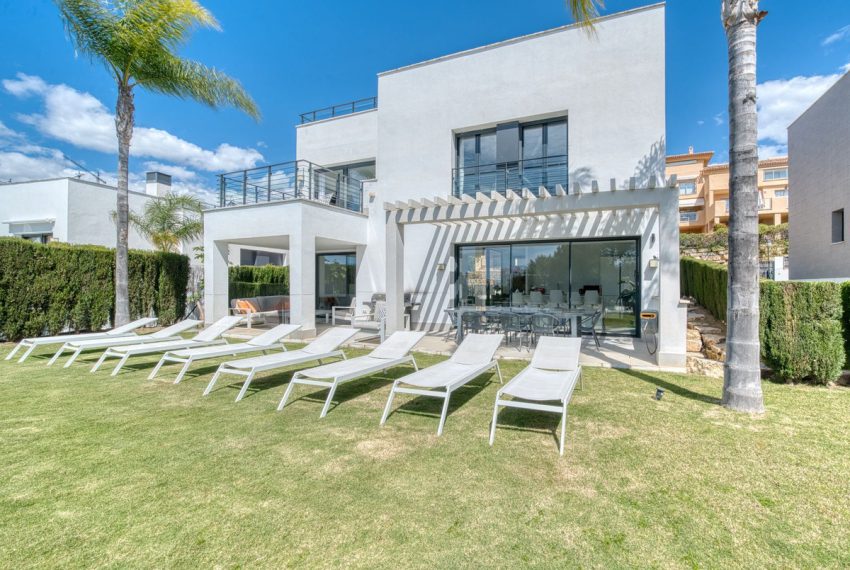 R5140828-Villa-For-Sale-Estepona-Detached-4-Beds-351-Built