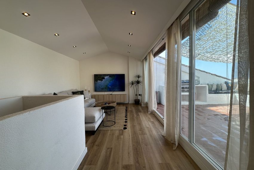 R5142550-Apartment-For-Sale-The-Golden-Mile-Duplex-3-Beds-130-Built-15