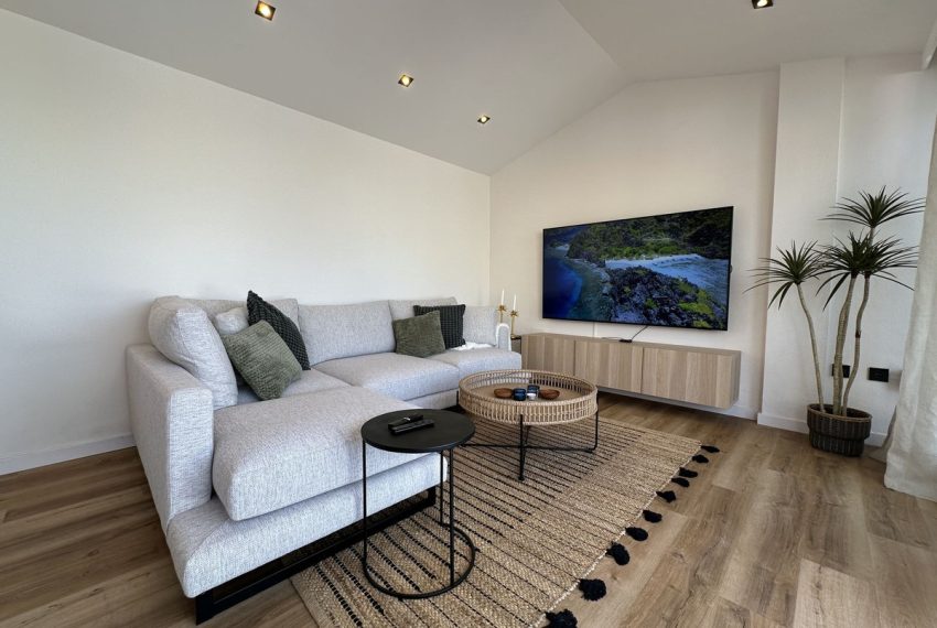 R5142550-Apartment-For-Sale-The-Golden-Mile-Duplex-3-Beds-130-Built-16