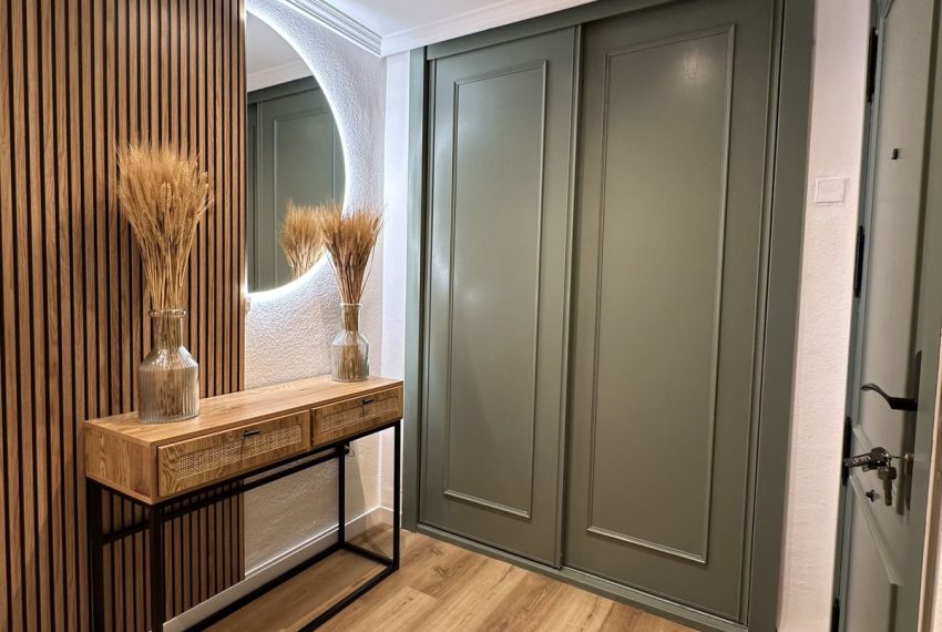 R5142550-Apartment-For-Sale-The-Golden-Mile-Duplex-3-Beds-130-Built-2