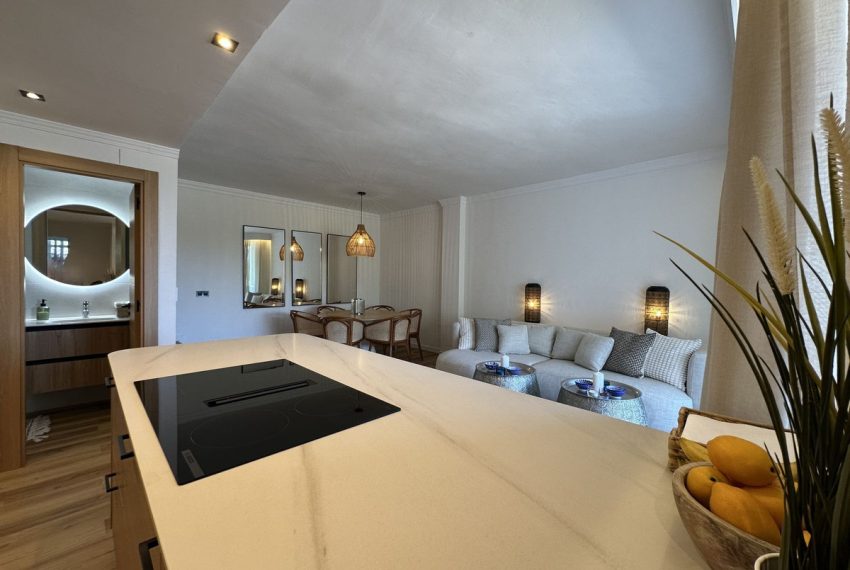 R5142550-Apartment-For-Sale-The-Golden-Mile-Duplex-3-Beds-130-Built-6