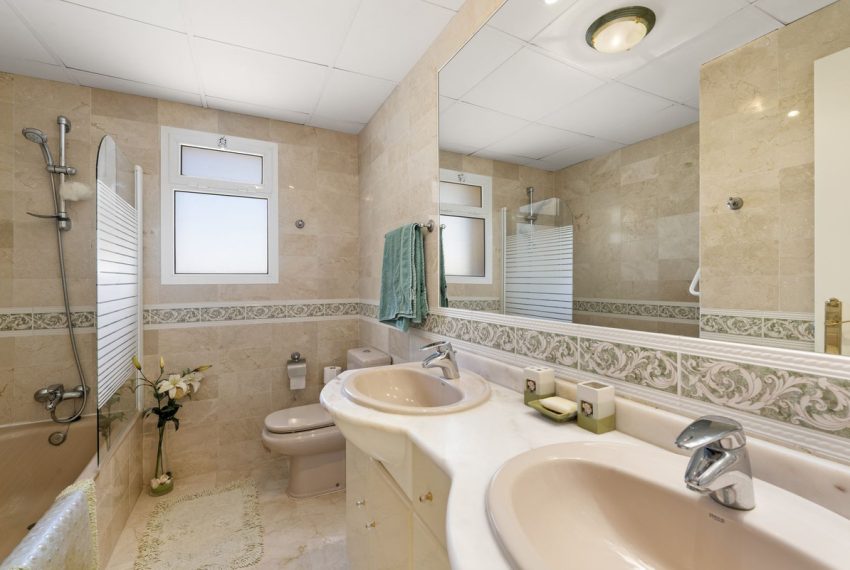 R5143657-Apartment-For-Sale-Nueva-Andalucia-Penthouse-3-Beds-101-Built-11