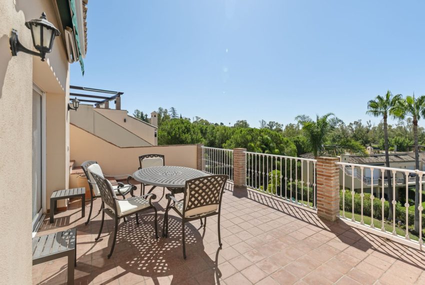 R5143657-Apartment-For-Sale-Nueva-Andalucia-Penthouse-3-Beds-101-Built-2