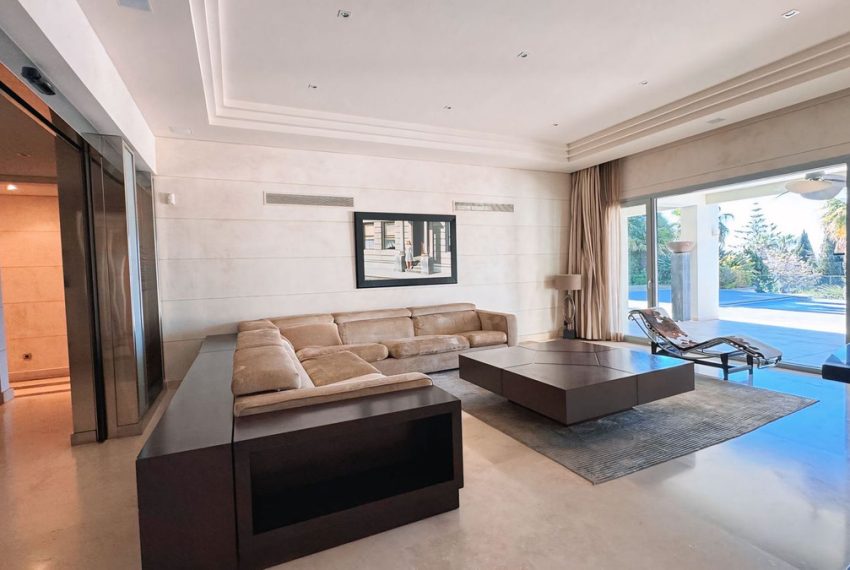 R5145121-Villa-For-Sale-The-Golden-Mile-Detached-7-Beds-720-Built-4