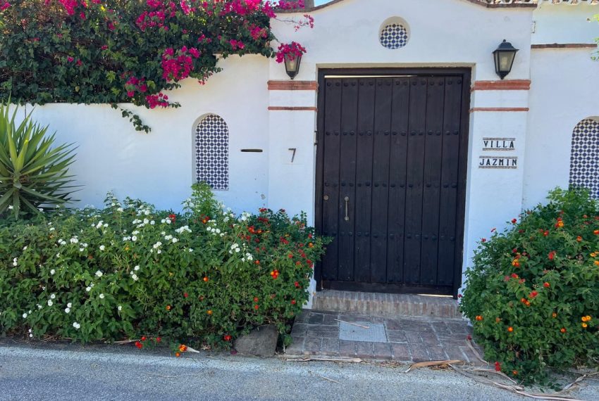 R5145994-Villa-For-Sale-Estepona-Detached-4-Beds-137-Built