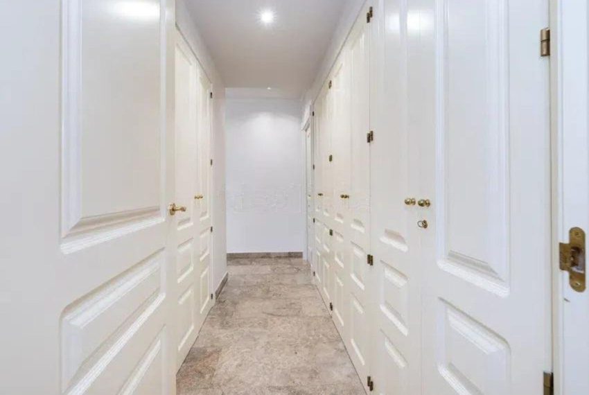 R5146921-Apartment-For-Sale-The-Golden-Mile-Ground-Floor-3-Beds-146-Built-10