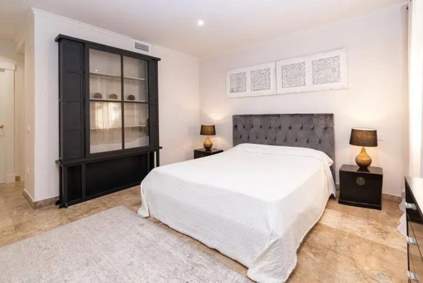 R5146921-Apartment-For-Sale-The-Golden-Mile-Ground-Floor-3-Beds-146-Built-12
