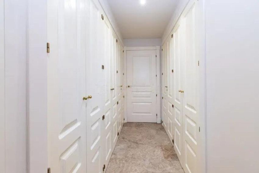 R5146921-Apartment-For-Sale-The-Golden-Mile-Ground-Floor-3-Beds-146-Built-16