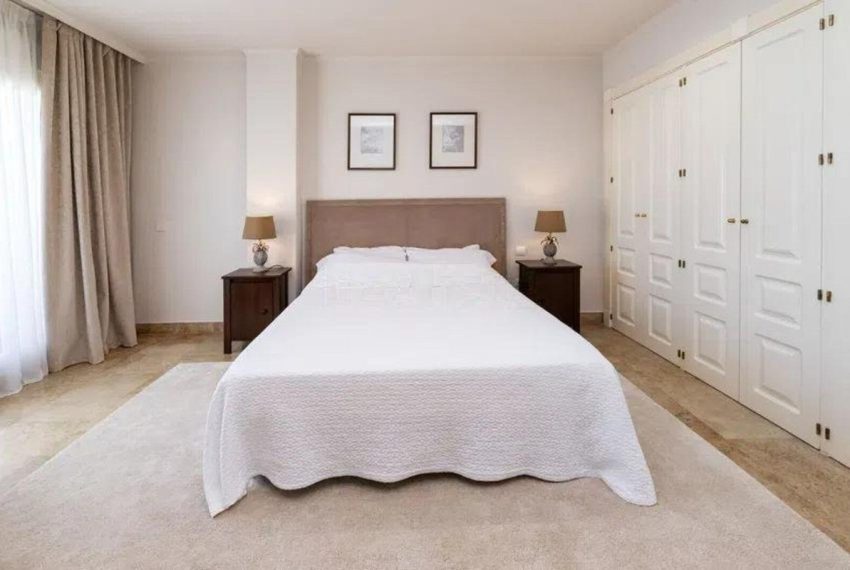 R5146921-Apartment-For-Sale-The-Golden-Mile-Ground-Floor-3-Beds-146-Built-17