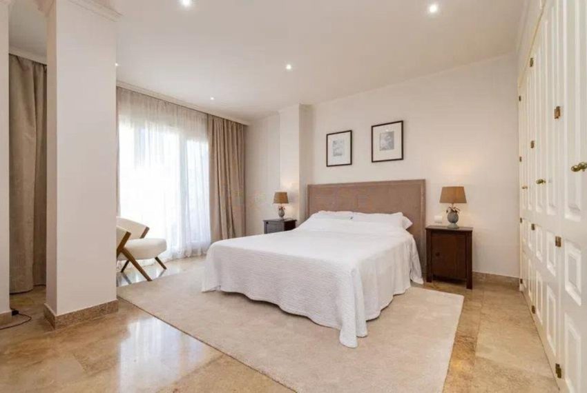 R5146921-Apartment-For-Sale-The-Golden-Mile-Ground-Floor-3-Beds-146-Built-19