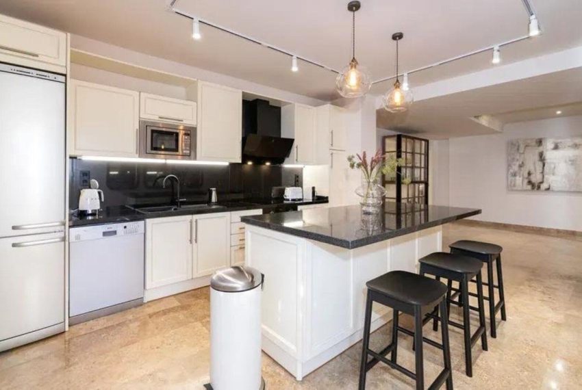 R5146921-Apartment-For-Sale-The-Golden-Mile-Ground-Floor-3-Beds-146-Built-6