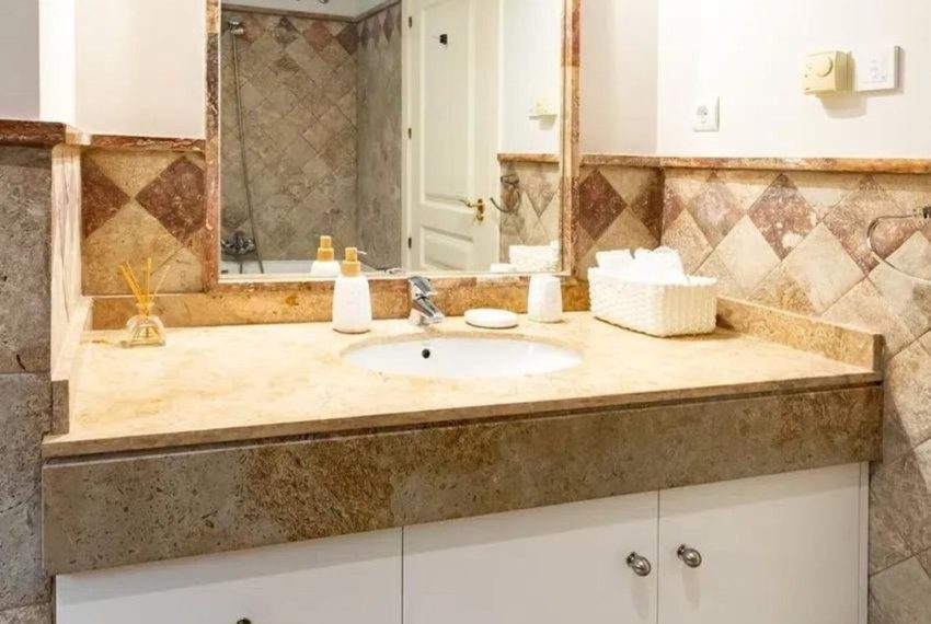 R5146921-Apartment-For-Sale-The-Golden-Mile-Ground-Floor-3-Beds-146-Built-7