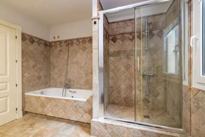 R5146921-Apartment-For-Sale-The-Golden-Mile-Ground-Floor-3-Beds-146-Built-9