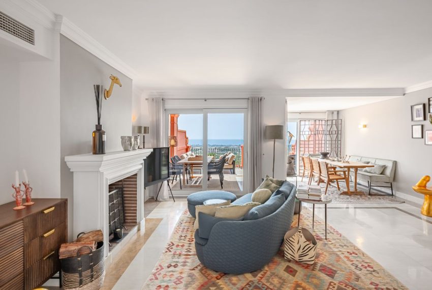 R5146996-Apartment-For-Sale-La-Quinta-Duplex-4-Beds-210-Built-2