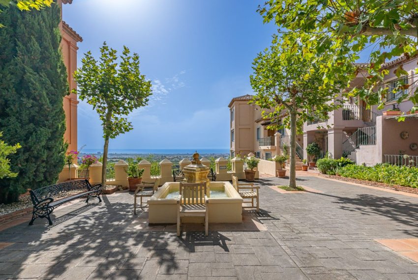 R5146996-Apartment-For-Sale-La-Quinta-Duplex-4-Beds-210-Built-5