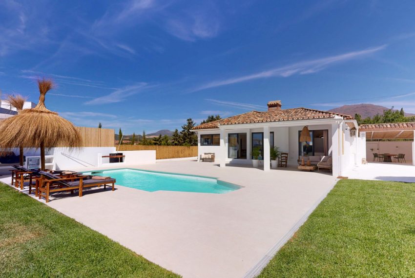 R5147254-Villa-For-Sale-Estepona-Detached-3-Beds-265-Built-1