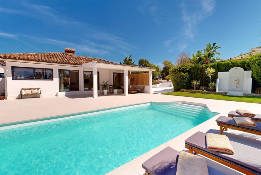 R5147254-Villa-For-Sale-Estepona-Detached-3-Beds-265-Built