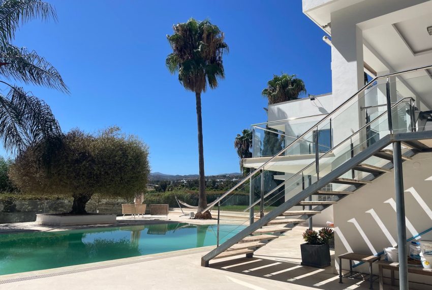 R5147461-Villa-For-Sale-Nueva-Andalucia-Detached-5-Beds-441-Built-2