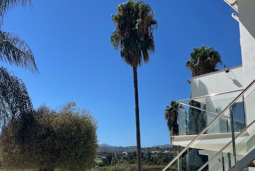 R5147461-Villa-For-Sale-Nueva-Andalucia-Detached-5-Beds-441-Built-4