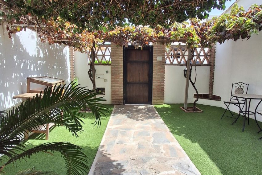R5148199-Villa-For-Sale-Nueva-Andalucia-Semi-Detached-4-Beds-142-Built-1
