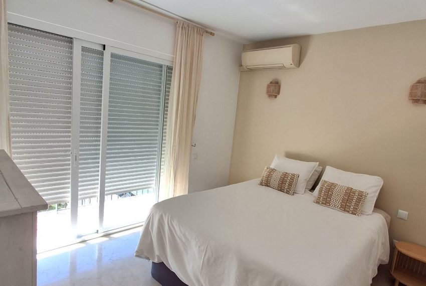 R5148199-Villa-For-Sale-Nueva-Andalucia-Semi-Detached-4-Beds-142-Built-15