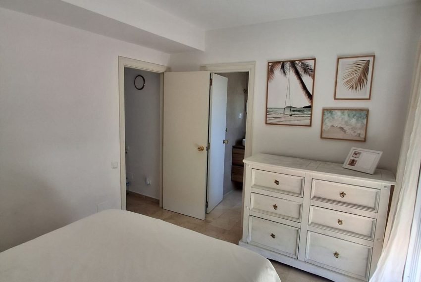 R5148199-Villa-For-Sale-Nueva-Andalucia-Semi-Detached-4-Beds-142-Built-16