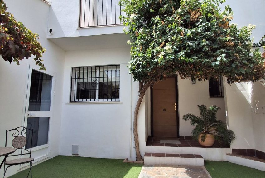 R5148199-Villa-For-Sale-Nueva-Andalucia-Semi-Detached-4-Beds-142-Built
