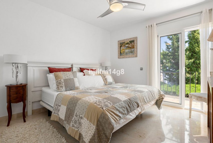 R5148343-Villa-For-Sale-Nueva-Andalucia-Detached-5-Beds-168-Built-13