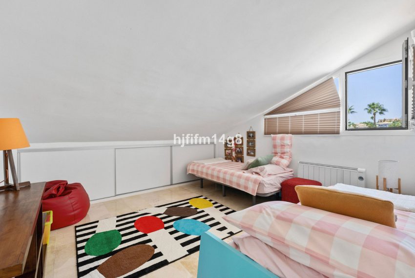 R5148343-Villa-For-Sale-Nueva-Andalucia-Detached-5-Beds-168-Built-15