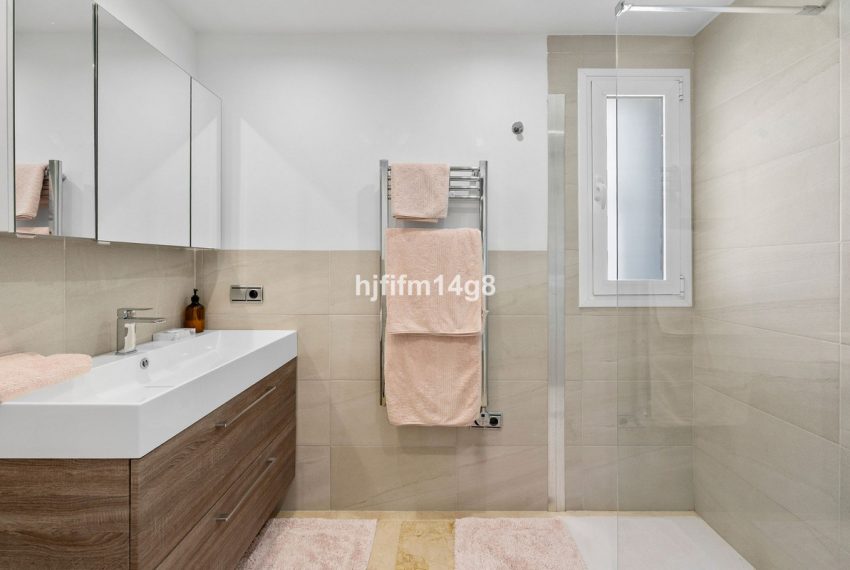 R5148343-Villa-For-Sale-Nueva-Andalucia-Detached-5-Beds-168-Built-18
