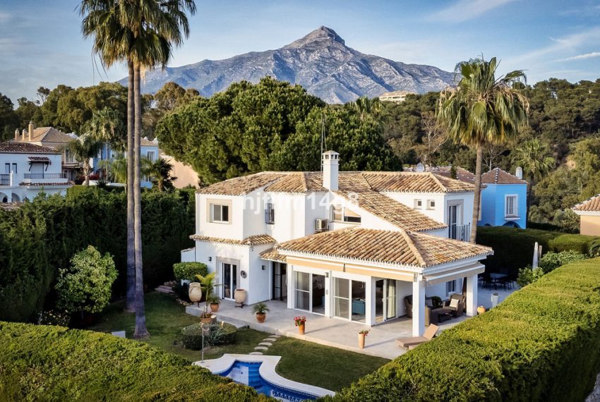 R5148343-Villa-For-Sale-Nueva-Andalucia-Detached-5-Beds-168-Built-2