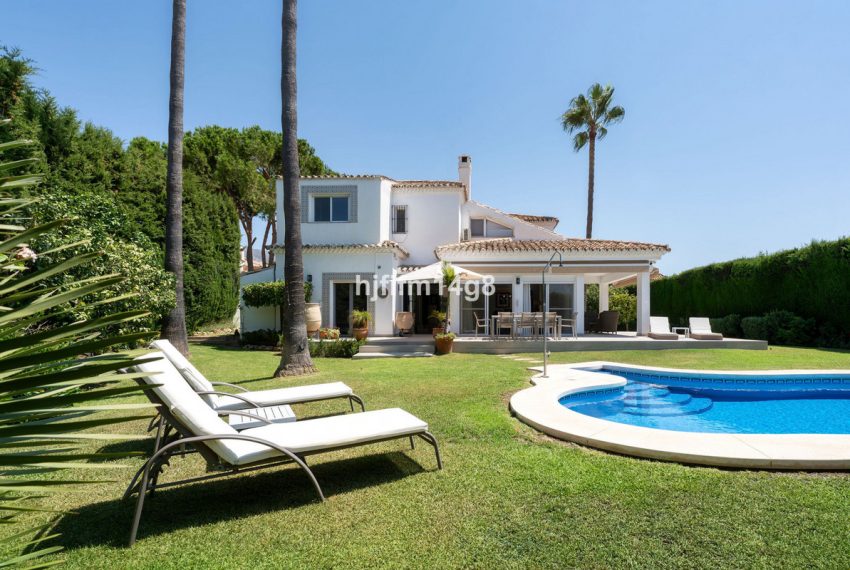 R5148343-Villa-For-Sale-Nueva-Andalucia-Detached-5-Beds-168-Built-3