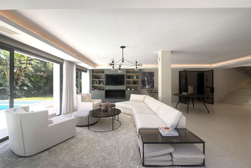 R5148511-Villa-For-Sale-Las-Brisas-Detached-4-Beds-341-Built-1