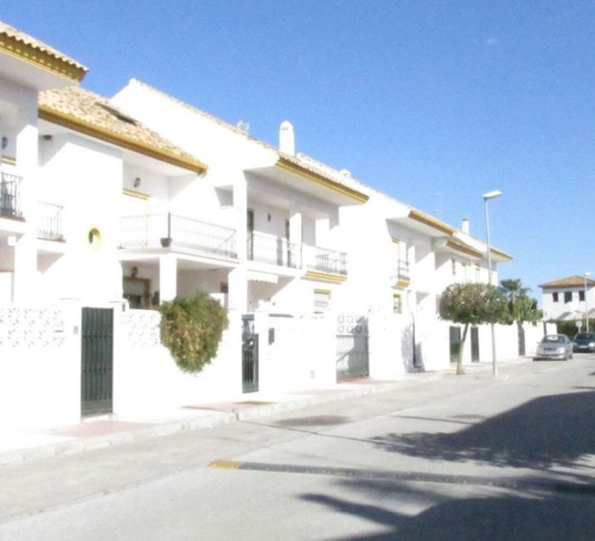 R5150074-Image 1-Semi Detached - 6 Beds - 382 Built
